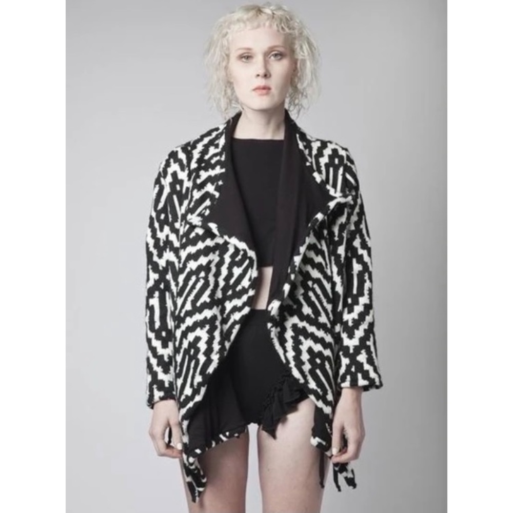 Kucoon Temple Wrap Black and White Knit Open Cardigan